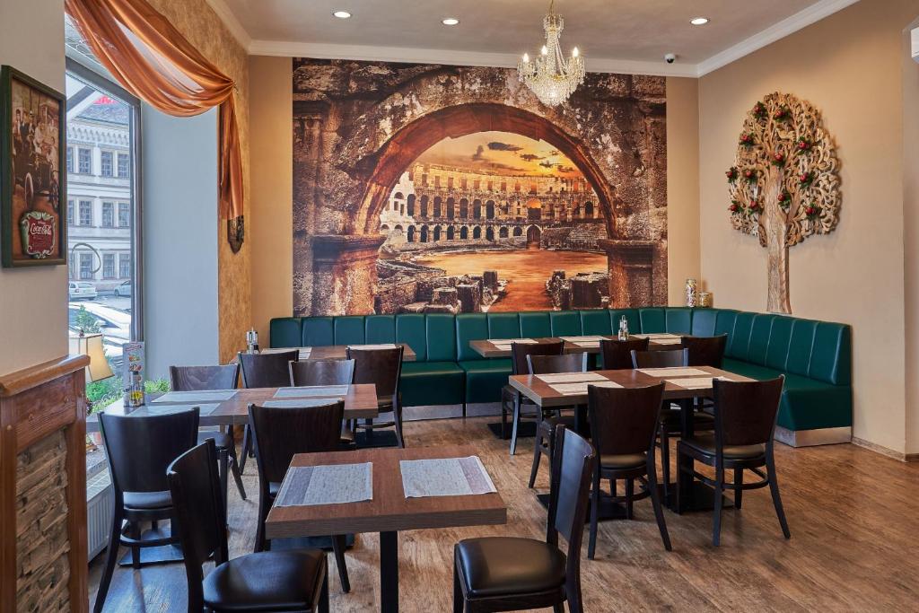 Restaurace v ubytování Pension Ulrika - ubytování pod hradem Loket