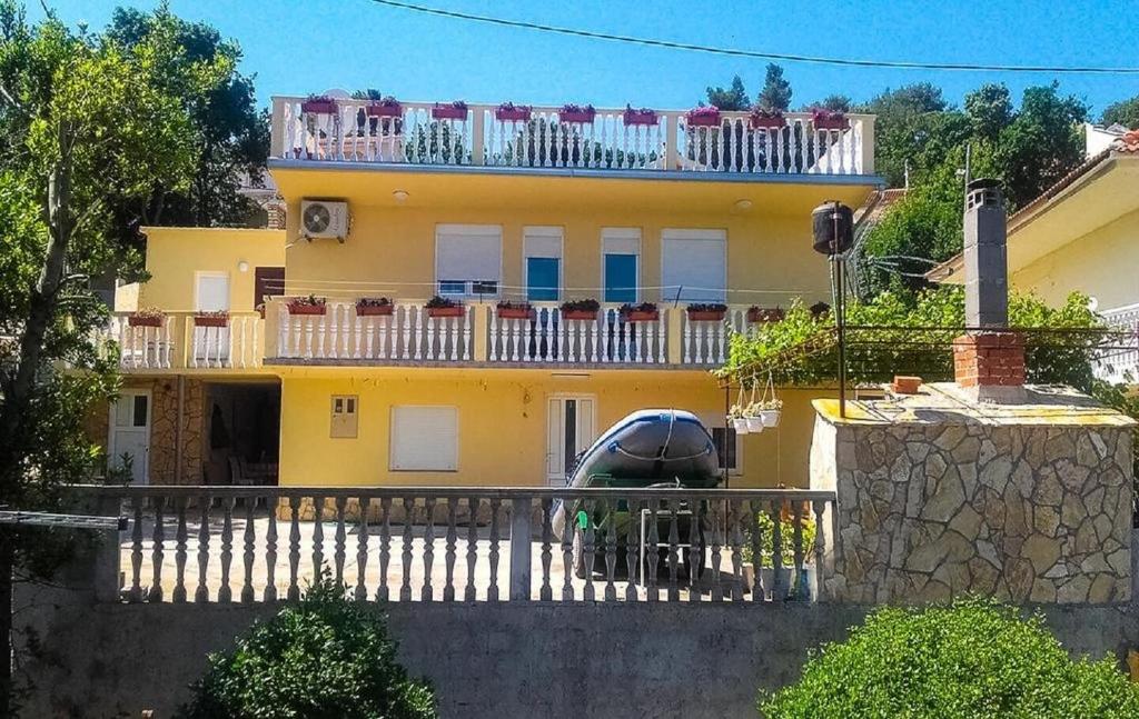 Budova, kde se apartmán nachází