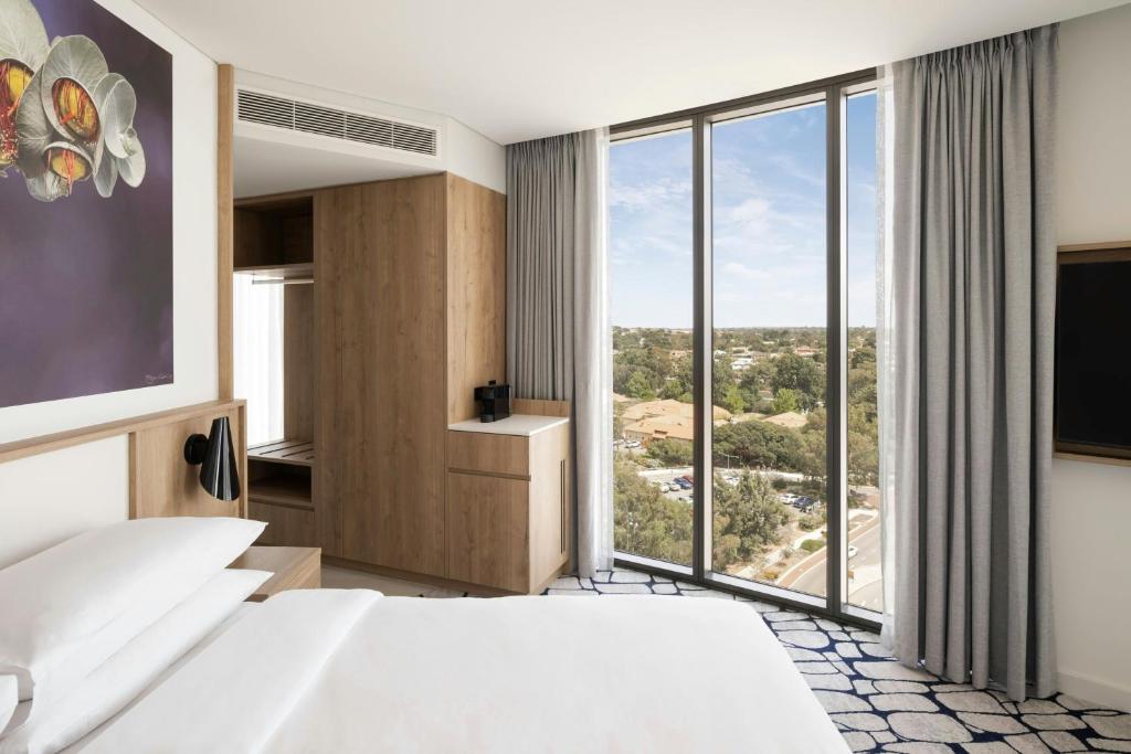 Postel nebo postele na pokoji v ubytování Courtyard by Marriott Perth Murdoch