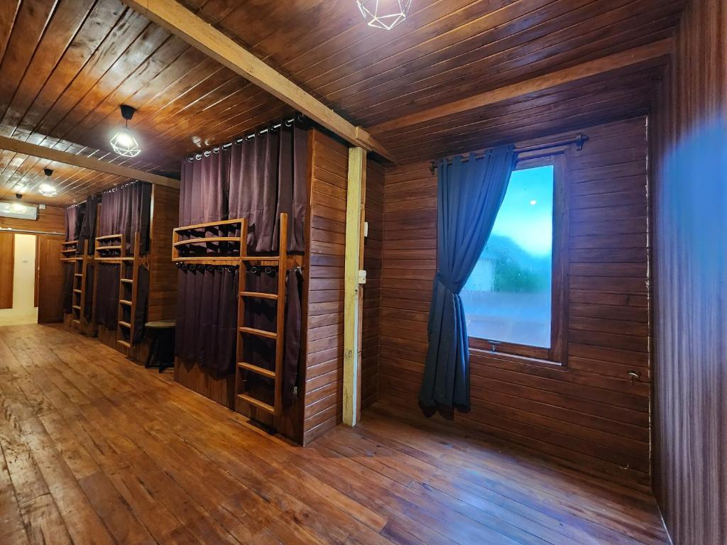 Fotografie z fotogalerie ubytování Back To Bajo Hostel Labuan Bajo v destinaci Labuan Bajo