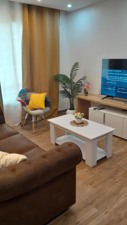 טלויזיה ו/או מרכז בידור ב-New Residence Malayika
