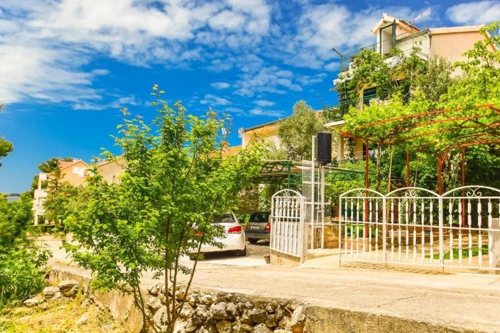 Apartments by the sea Zaboric, Sibenik - 22720