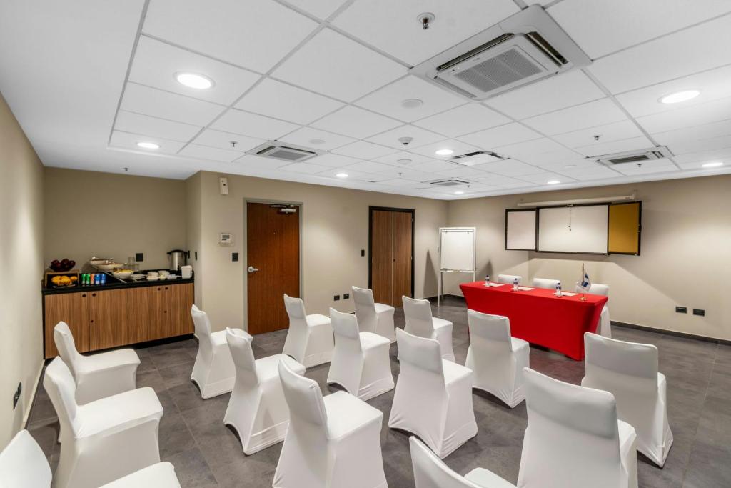 Set per la preparazione di tè e caffè presso City Express by Marriott Tuxpan