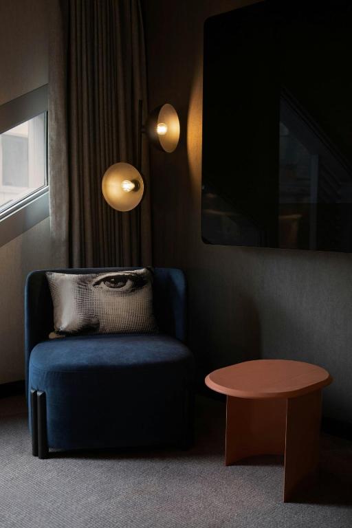 Montcalm East, Autograph Collection - Resim 34