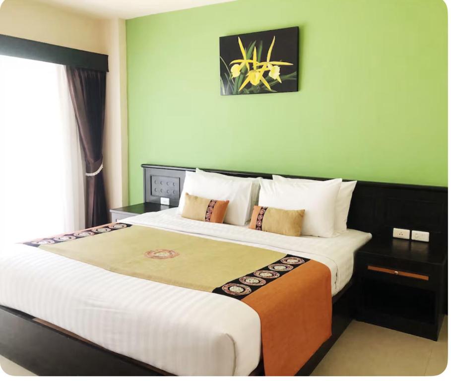 Postel nebo postele na pokoji v ubytování MM Hill Koh Samui Hotel - SHA Certified