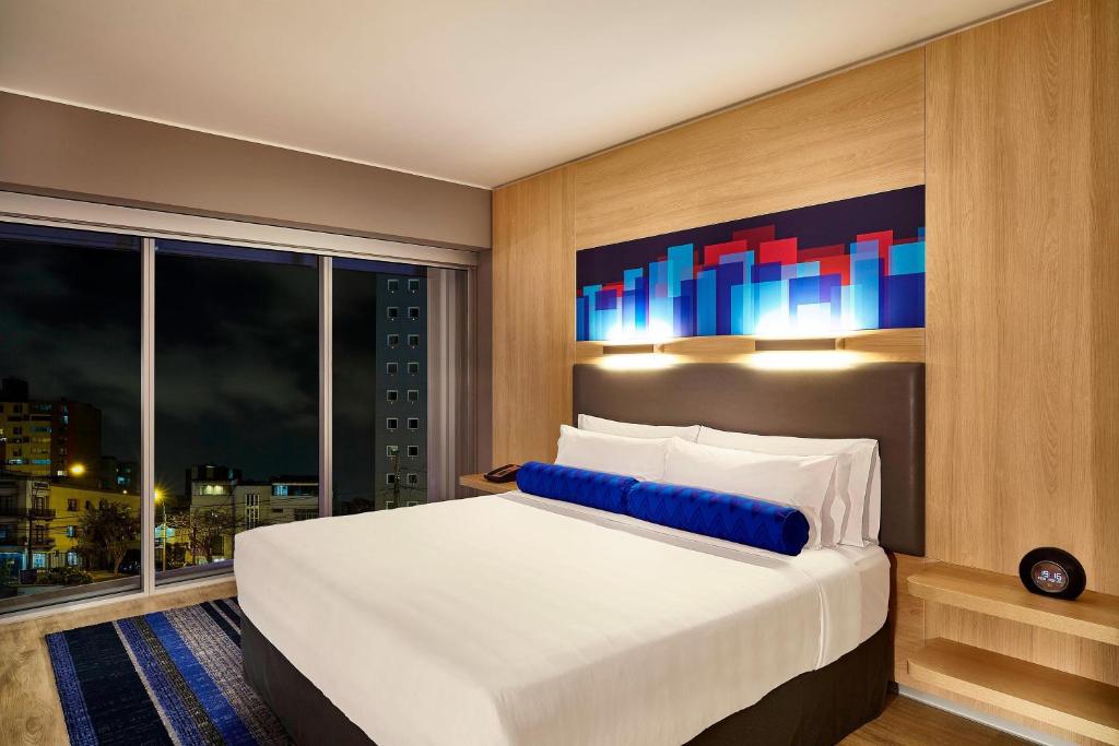 Letto o letti in una camera di Aloft Lima Miraflores