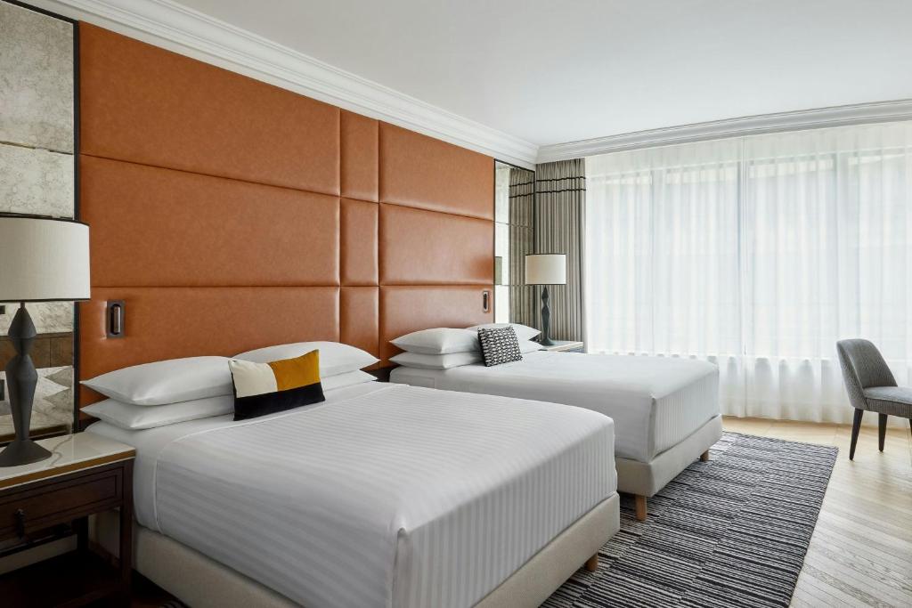 
Friends and Family Room
