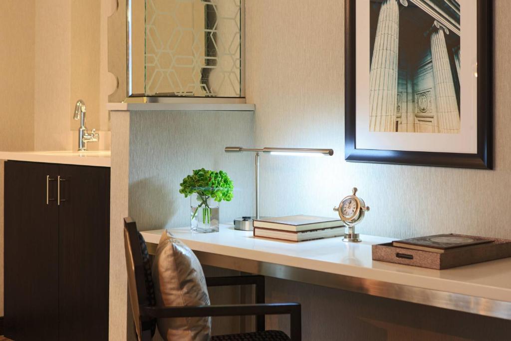 Renaissance Denver Downtown City Center Hotel photo
