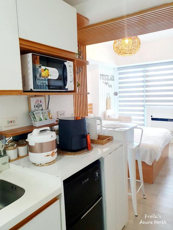 Η κουζίνα ή μικρή κουζίνα στο Freila's Azure North