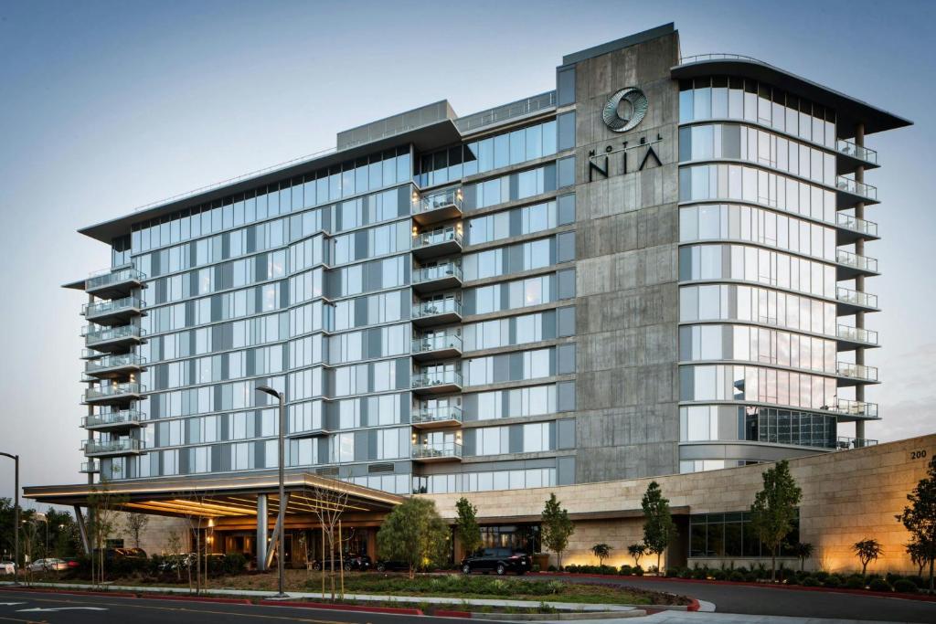 Hotel Nia, Autograph Collection - Housity