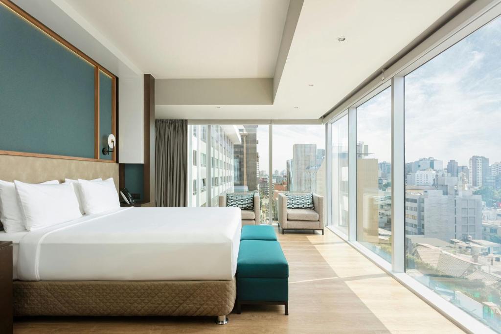 Χώρος καθιστικού στο Courtyard by Marriott Lima Miraflores