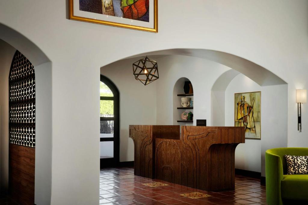 Posezení v ubytování Triada Palm Springs, Autograph Collection