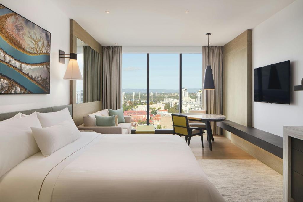 Postel nebo postele na pokoji v ubytování The Westin Perth