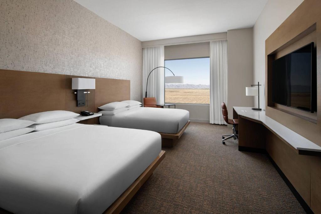 Postel nebo postele na pokoji v ubytování Marriott Phoenix Chandler