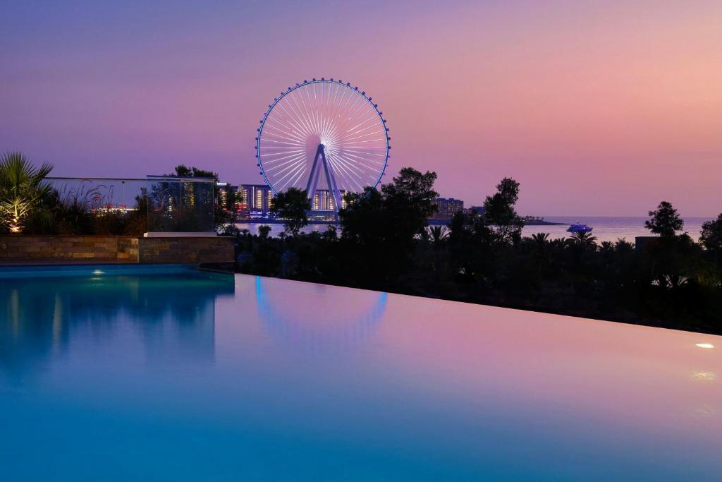 Bazén v ubytování Al Habtoor Grand Resort, Autograph Collection nebo v jeho okolí