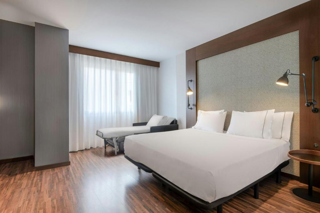 AC Hotel by Marriott Alicante - Superior Queen, Guest Room, 1 Queen, Sofa Bed