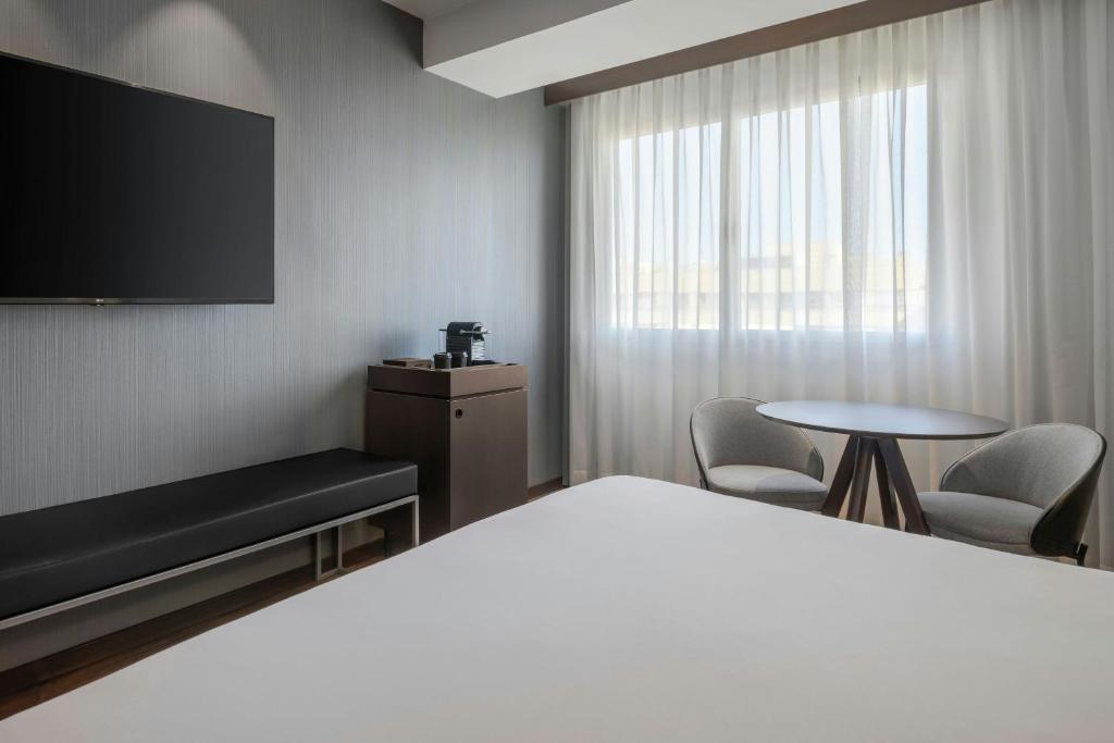 AC Hotel by Marriott Alicante - Standard Plus King, Guest Room, 1 King