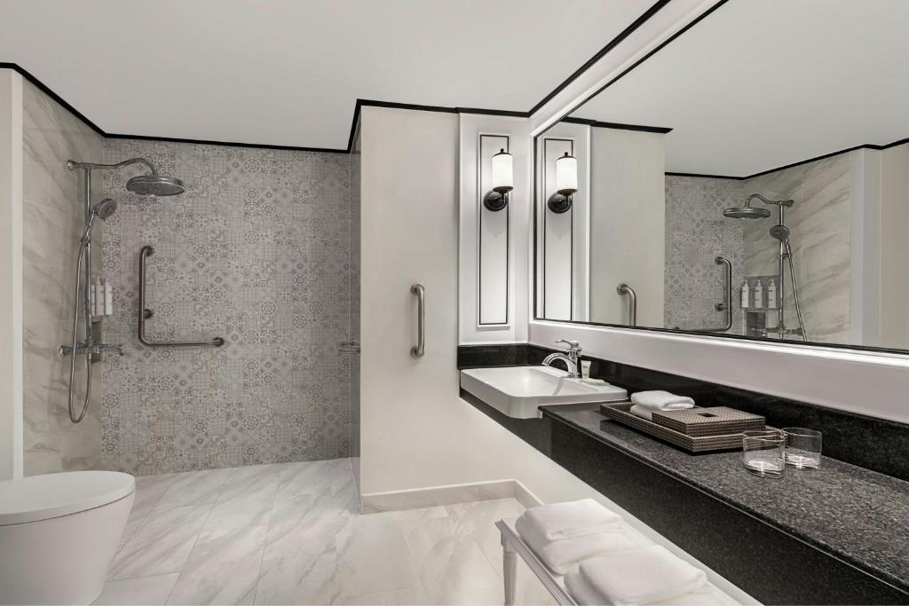 Courtyard by Marriott Phuket Town - Resim 33