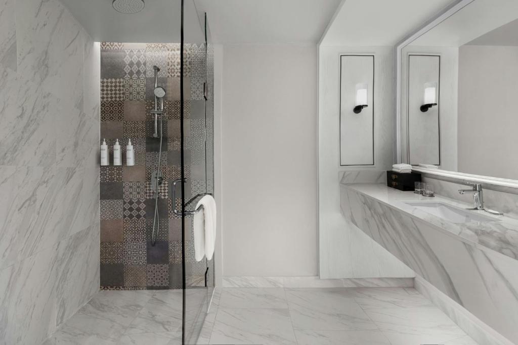 Courtyard by Marriott Phuket Town - Resim 10