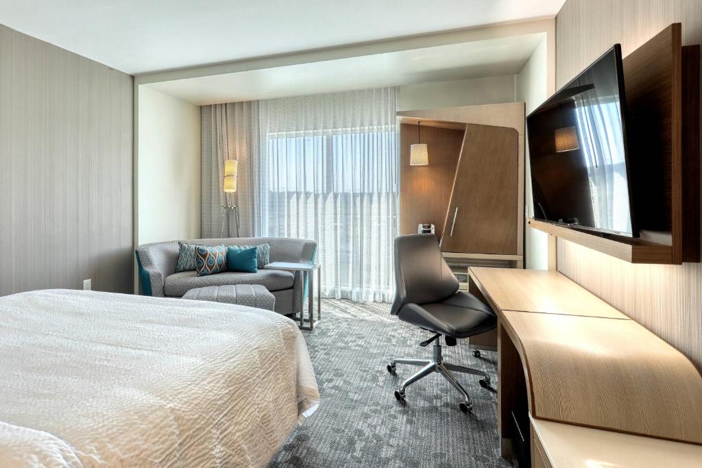 Courtyard by Marriott North Brunswick photo