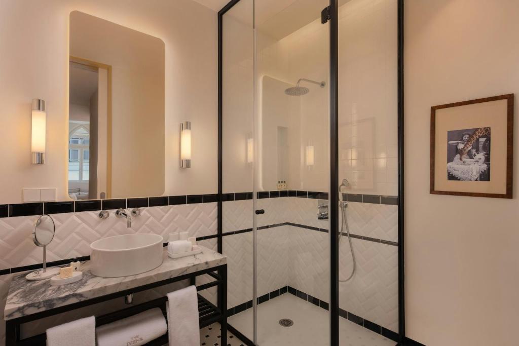 The Ivens, Autograph Collection - Resim 29