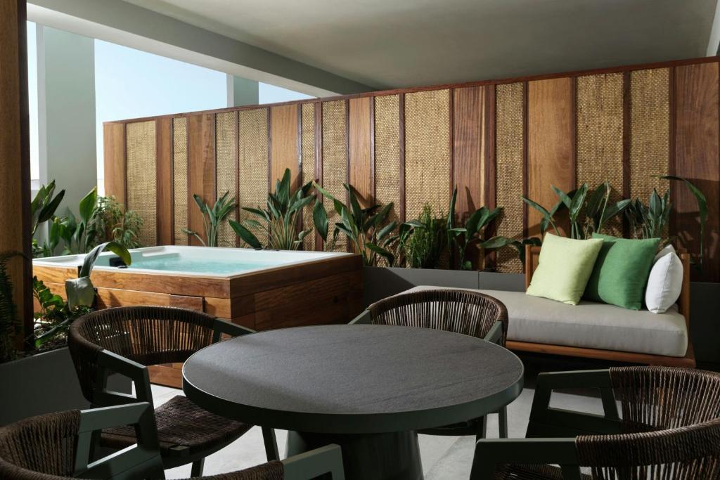 MonAsty, Thessaloniki, Autograph Collection - Resim 25