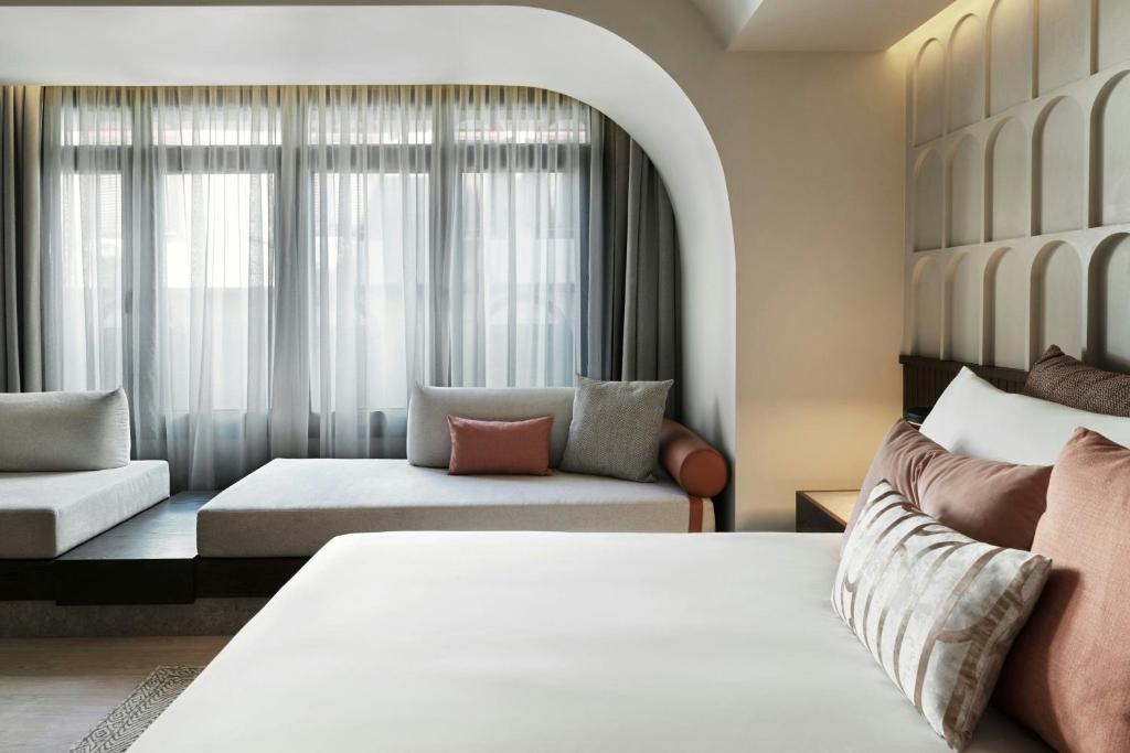 MonAsty, Thessaloniki, Autograph Collection - 2