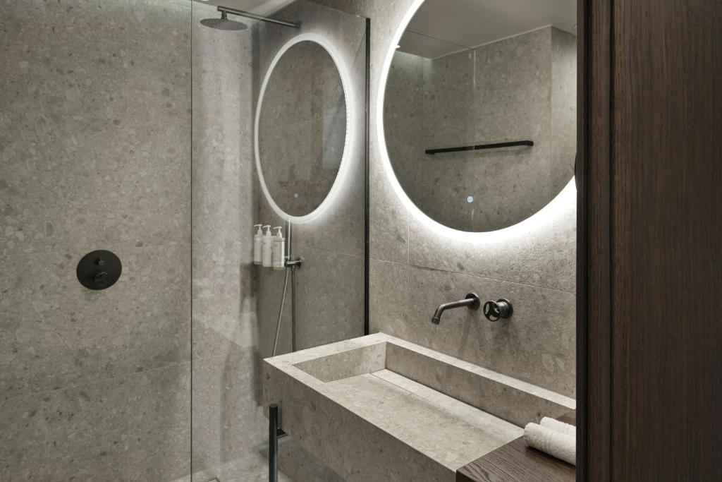 MonAsty, Thessaloniki, Autograph Collection - 9