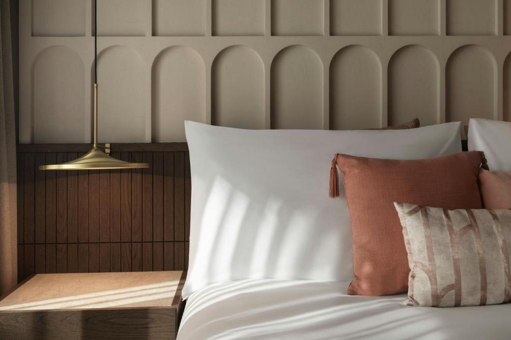 MonAsty, Thessaloniki, Autograph Collection - 15