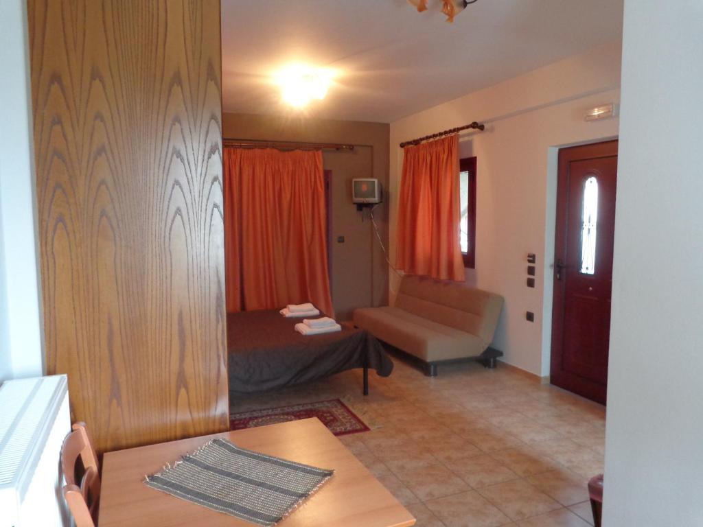 Posezení v ubytování Alonaki Guesthouse