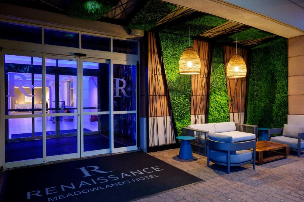Posezení v ubytování Renaissance Meadowlands Hotel
