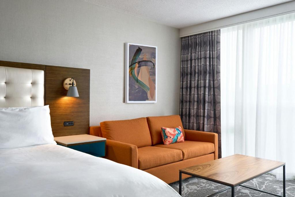Posezení v ubytování Renaissance Meadowlands Hotel