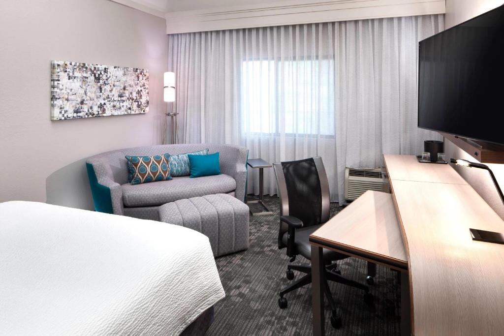 Courtyard by Marriott Pensacola photo