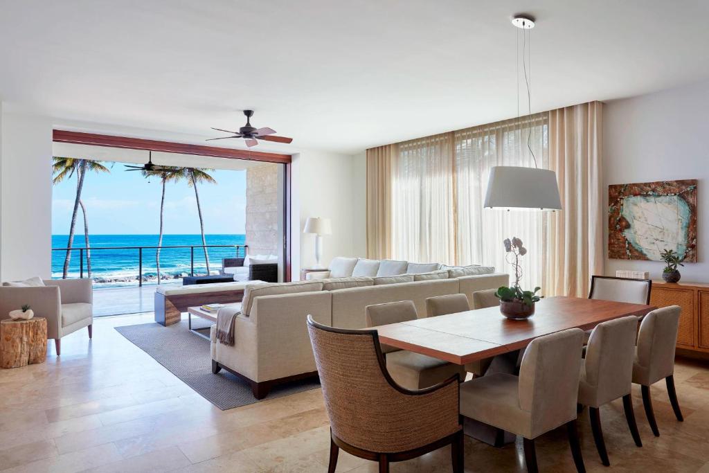 Posezení v ubytování Dorado Beach, a Ritz-Carlton Reserve