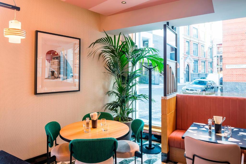 The Dixon, Tower Bridge, Autograph Collection - Resim 35