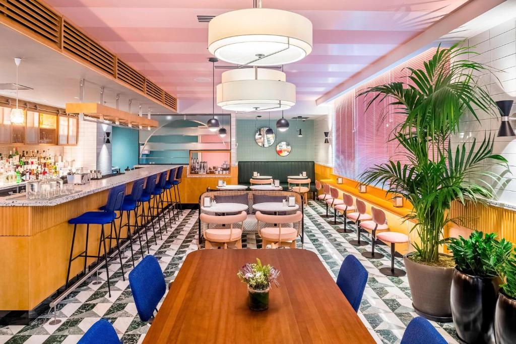 The Dixon, Tower Bridge, Autograph Collection - Resim 37