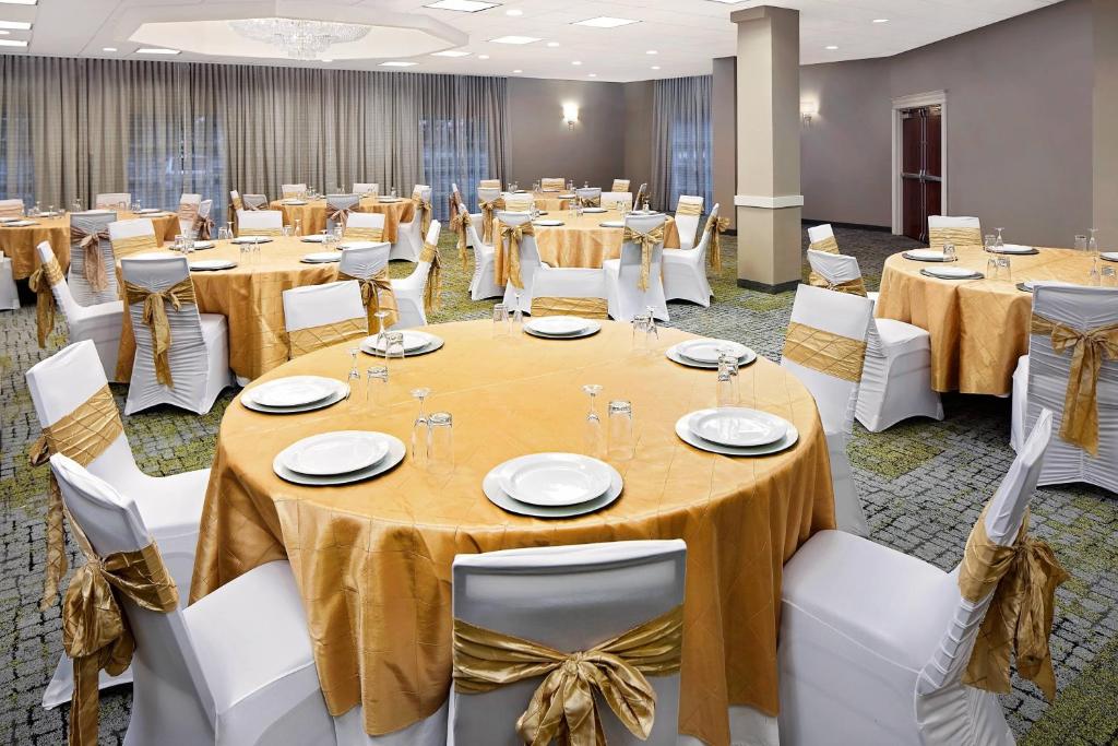 Restaurace v ubytování Courtyard by Marriott Fort Lauderdale North/Cypress Creek