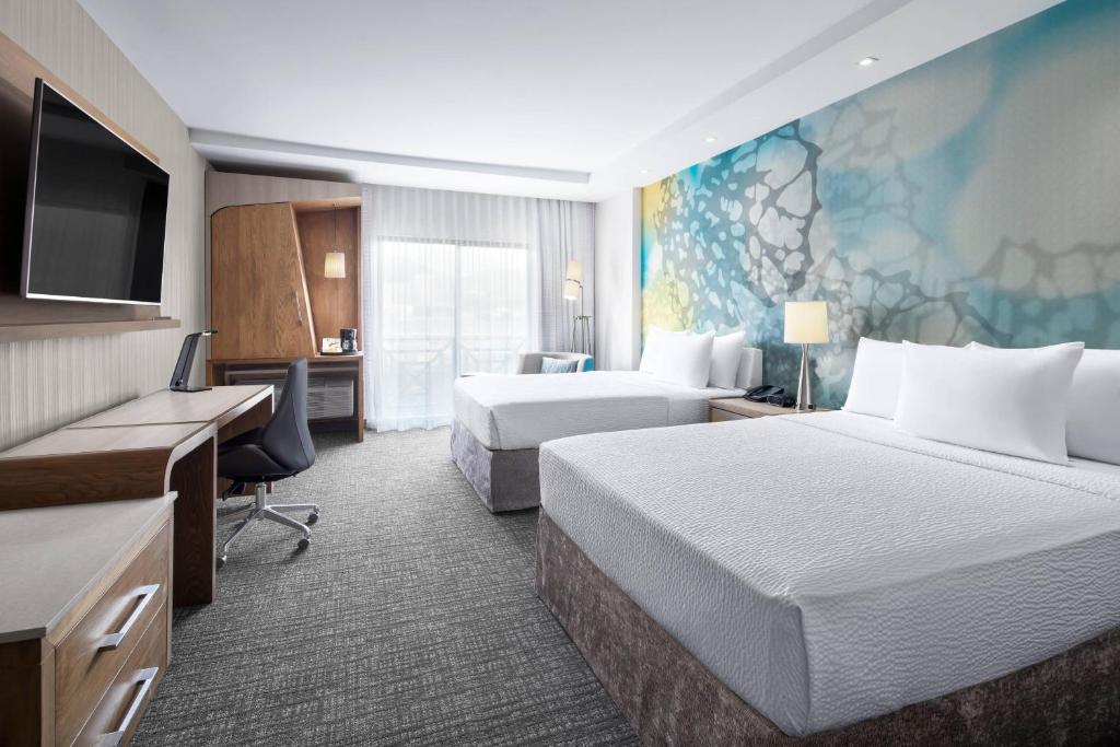 Llit o llits en una habitació de Courtyard by Marriott Port of Spain