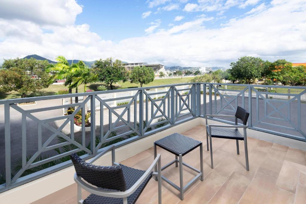 Balcó o terrassa a Courtyard by Marriott Port of Spain