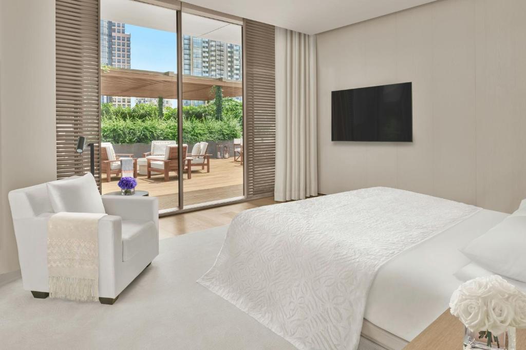 The Singapore EDITION