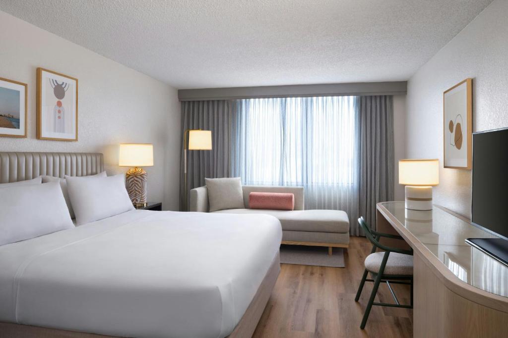 Renaissance Fort Lauderdale Cruise Port Hotel - 