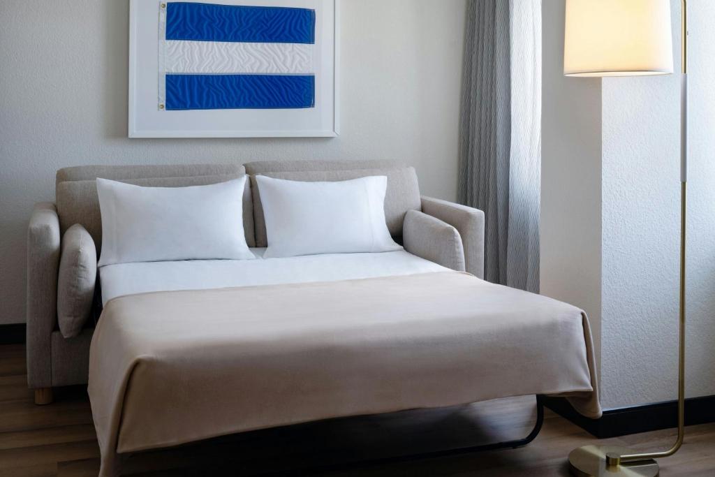 Renaissance Fort Lauderdale Cruise Port Hotel - 