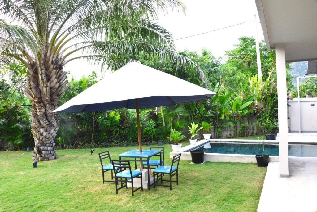 Bazén v ubytování 2 Bedroom Villa with Pool & Close to Setangi Beach nebo v jeho okolí