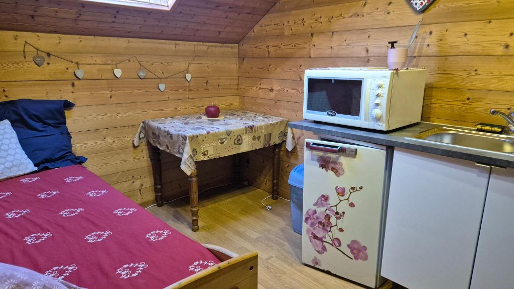 Comme à la maison, chambres au calme - Tweepersoonskamer Met Uitzicht Op De Tuin