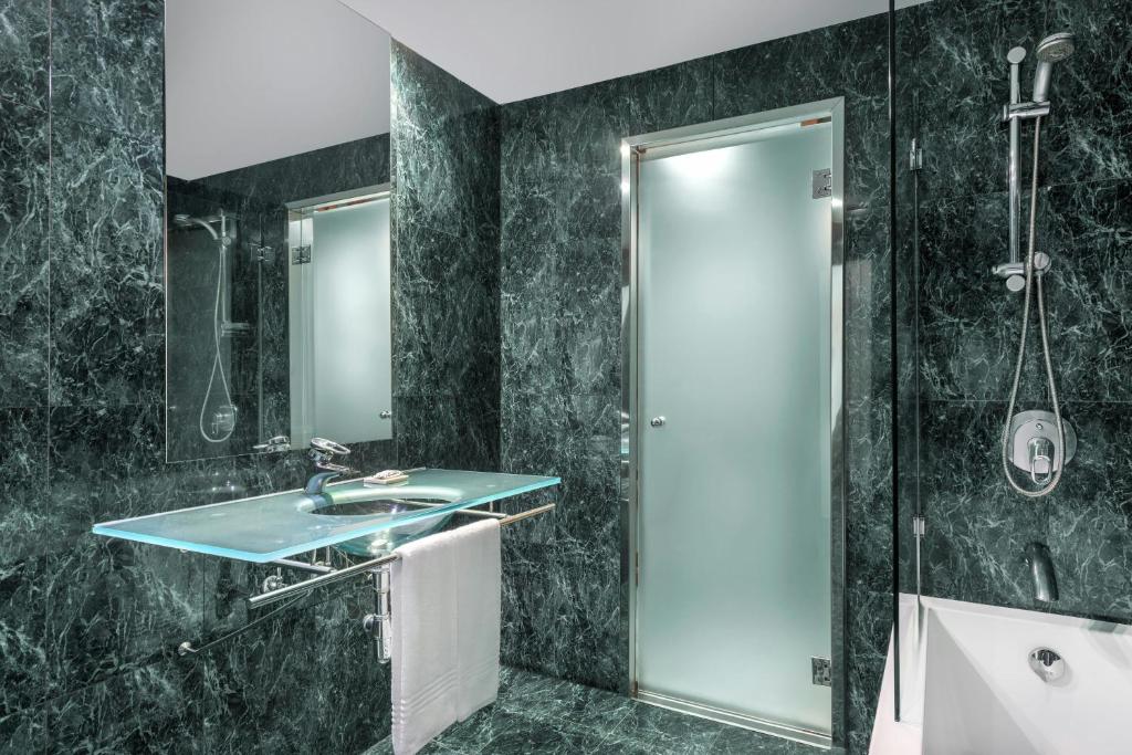 AC Hotel Los Vascos by Marriott - Resim 39