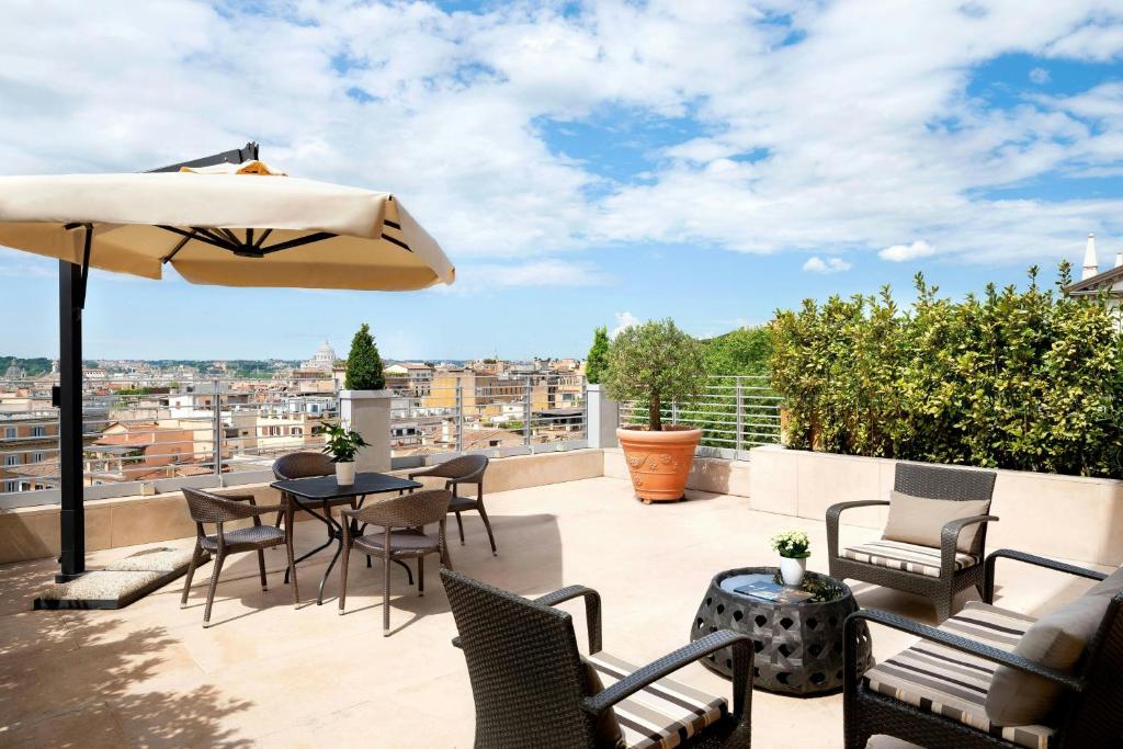 Sina Bernini Bristol, Autograph Collection - Resim 25