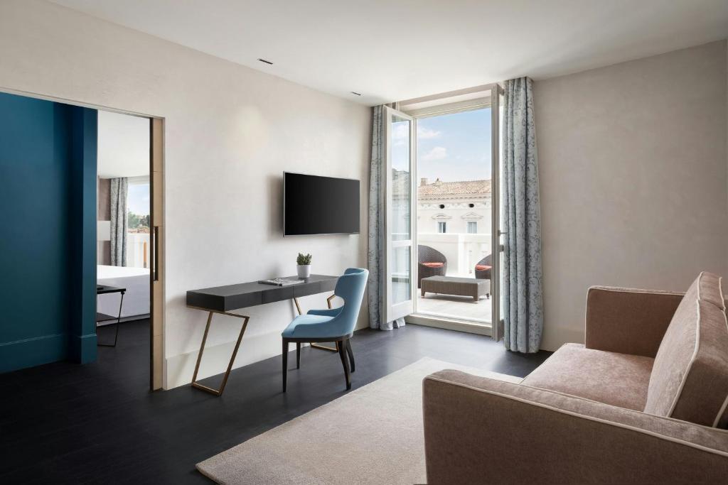 Sina Bernini Bristol, Autograph Collection - Resim 31