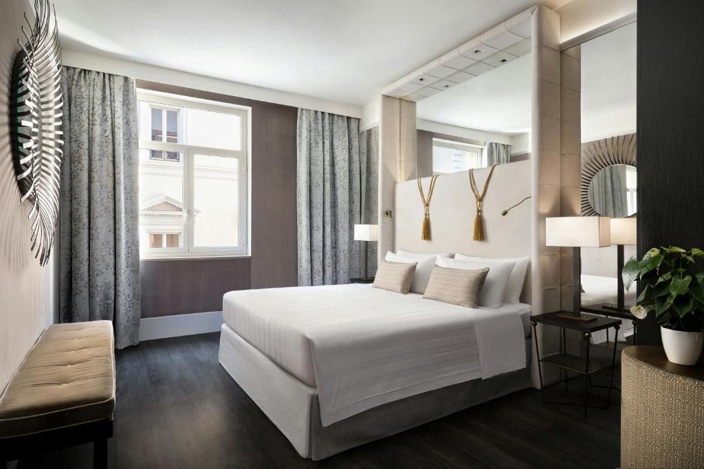 Sina Bernini Bristol, Autograph Collection - Resim 41