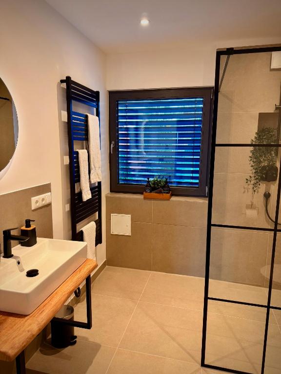 Haus am See B&B - Apartamento De Lujo De Dos Dormitorios Con Balcón