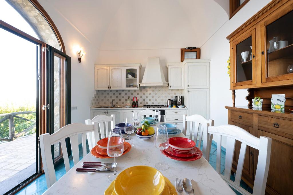 Kuchyň nebo kuchyňský kout v ubytování La Cascina - Villa Nenno